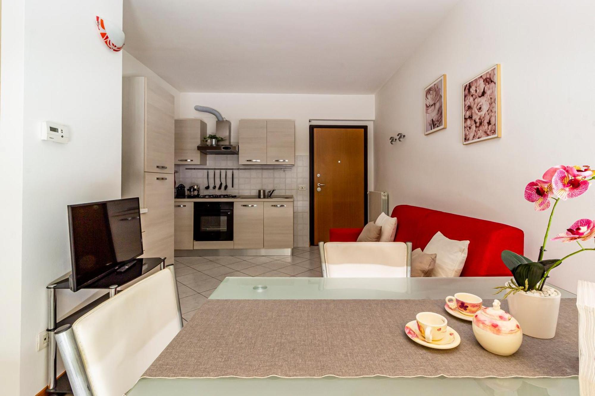 Appartamento Private Garden & Garage - Self Check-In & Remote Access Côme Esterno foto